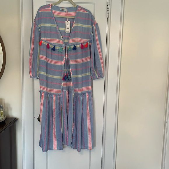 Vineyard Vines Beach Coverup - Picture 1 of 3